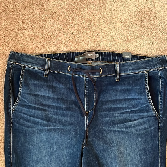 NWT Torrid Weekend Boyfriend Straight Jeans - Picture 2 of 9